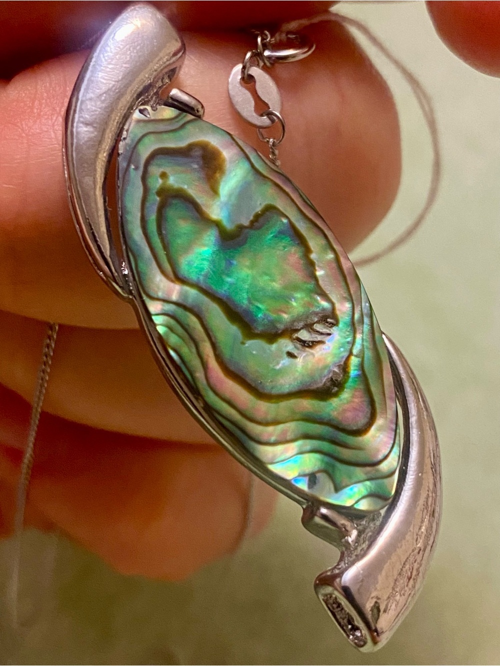 Iridescent Abalone Shell Pendant Necklace in Green and Blue - Unisex Jewelry - Picture 3 of 6